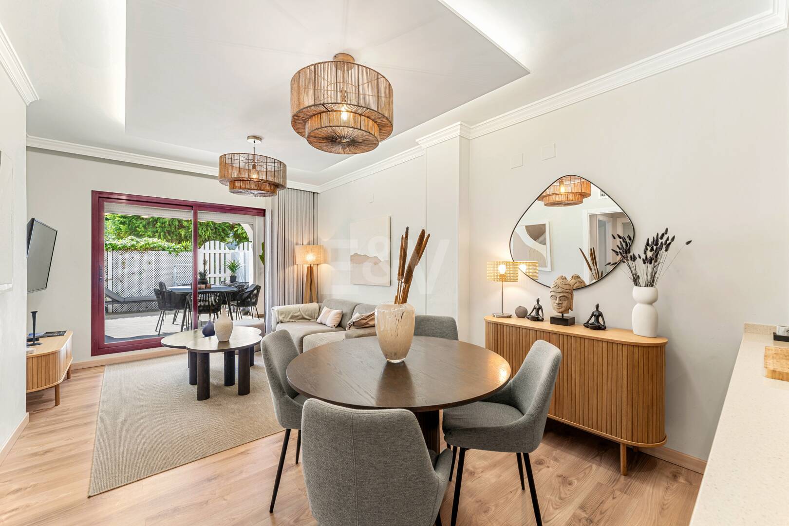 Nowoczesny Apartament Schody od plaży w Gated Community