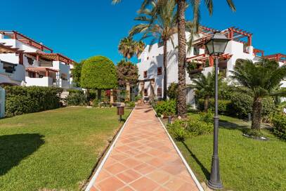 Moderne Wohnung Schritte vom Strand in geschlossener Wohnanlage