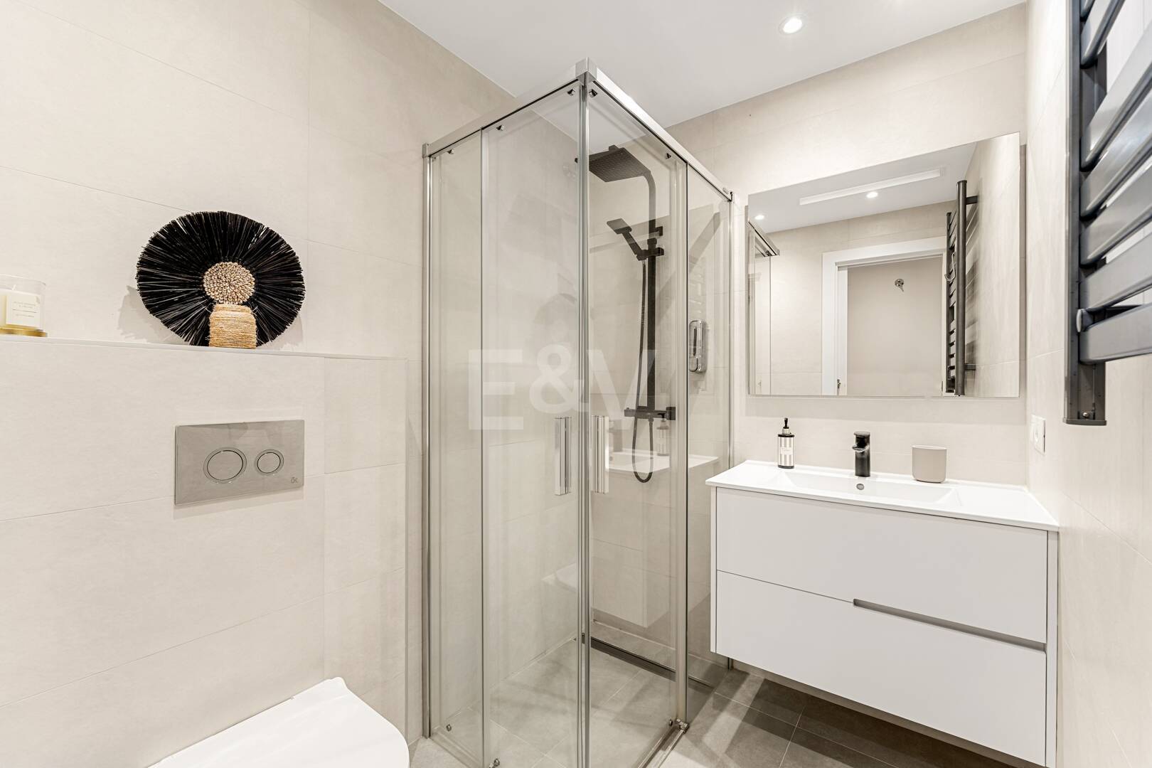 Moderne Wohnung Schritte vom Strand in geschlossener Wohnanlage