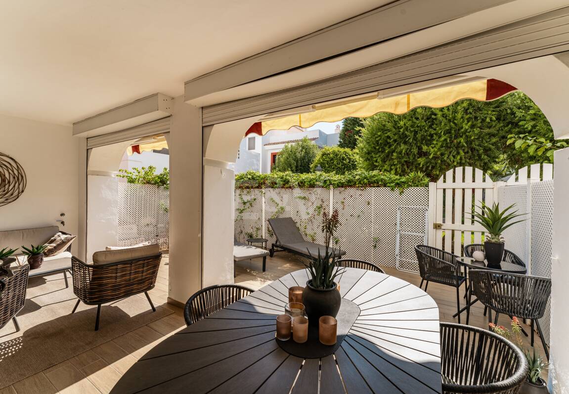 Moderne Wohnung Schritte vom Strand in geschlossener Wohnanlage