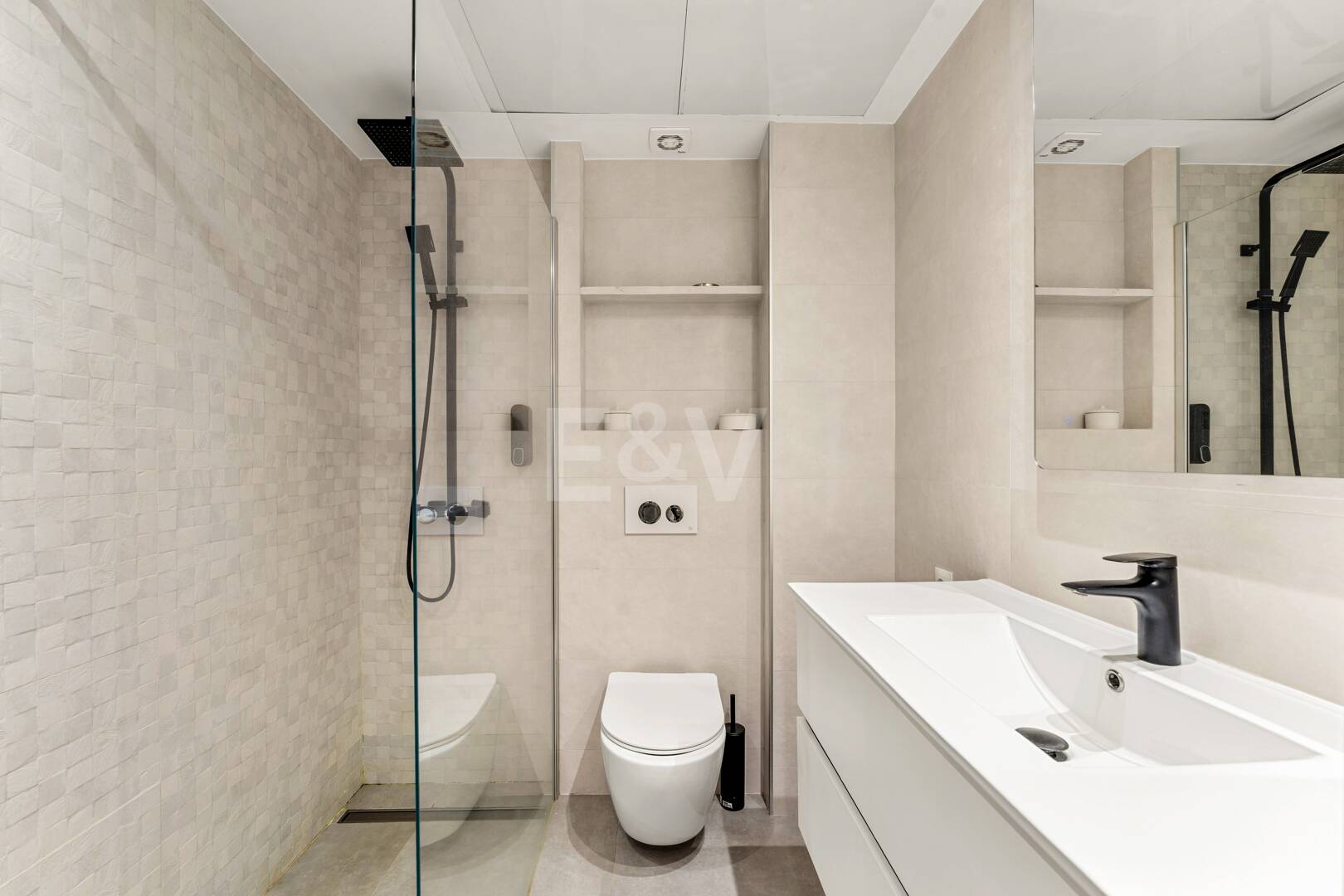 Nowoczesny Apartament Schody od plaży w Gated Community