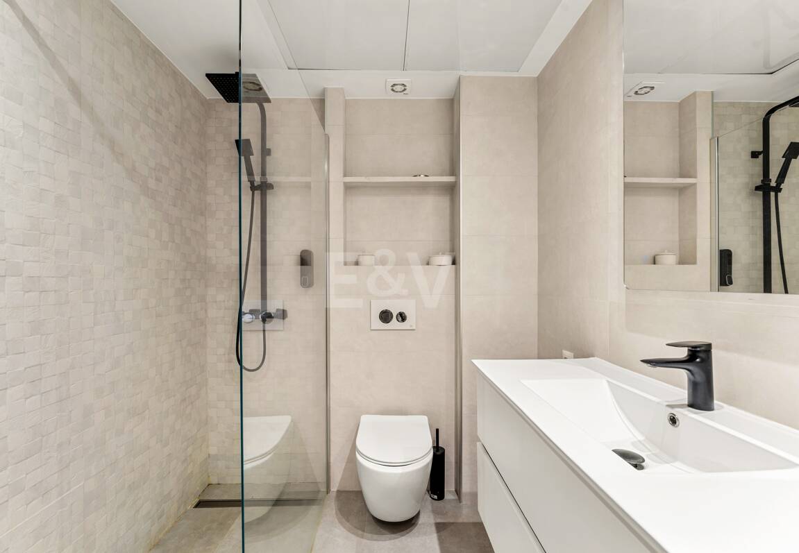 Moderne Wohnung Schritte vom Strand in geschlossener Wohnanlage