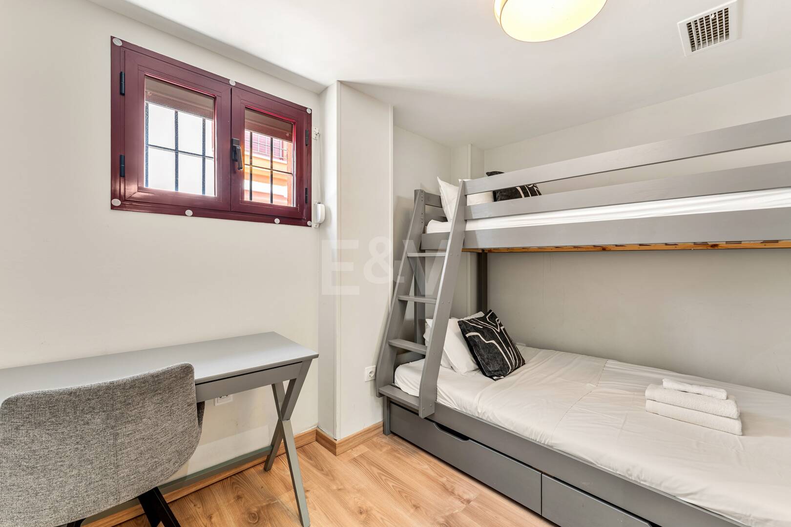 Nowoczesny Apartament Schody od plaży w Gated Community