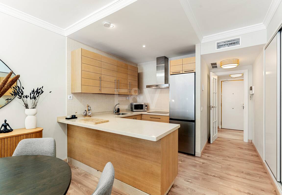 Moderne Wohnung Schritte vom Strand in geschlossener Wohnanlage