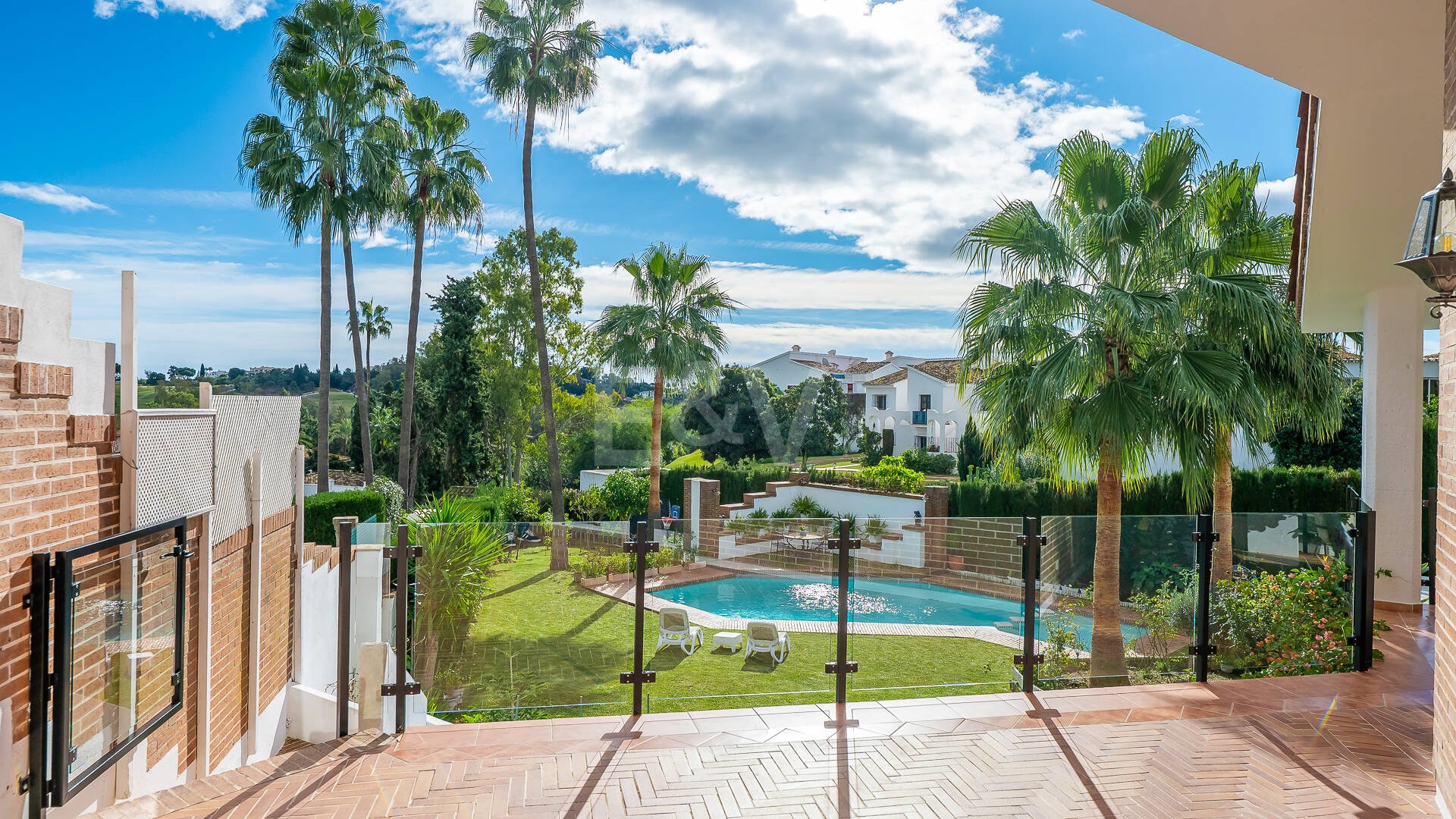 Boutique-Style Luxury Residence in El Paraíso Alto, Benahavís, Marbella for Long-term Rent – 8 Bedrooms, Exceptional Outdoor Living