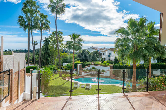Boutique-Style Luxury Residence in El Paraíso Alto, Benahavís, Marbella for Long-term Rent – 8 Bedrooms, Exceptional Outdoor Living