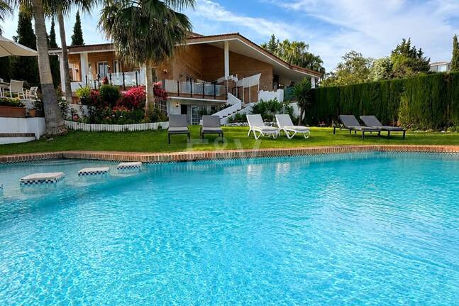 Villa à louer en Benahavis