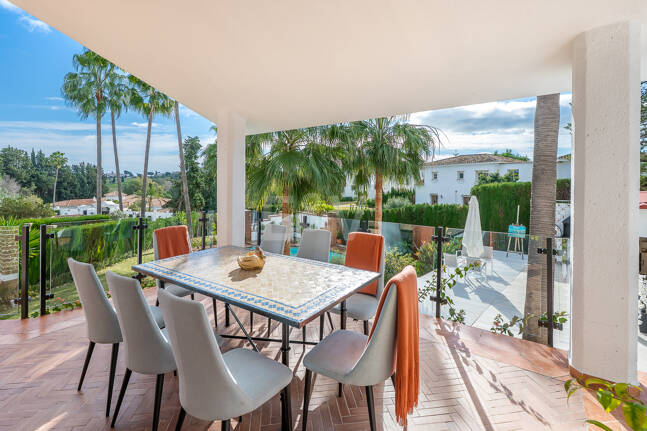 Boutique-Style Luxury Residence in El Paraíso Alto, Benahavís, Marbella for Long-term Rent – 8 Bedrooms, Exceptional Outdoor Living