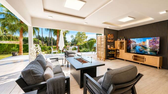 Luxusresidenz im Boutique-Stil in El Paraíso Alto, Benahavís, Marbella. Außergewöhnliches Leben im Freien