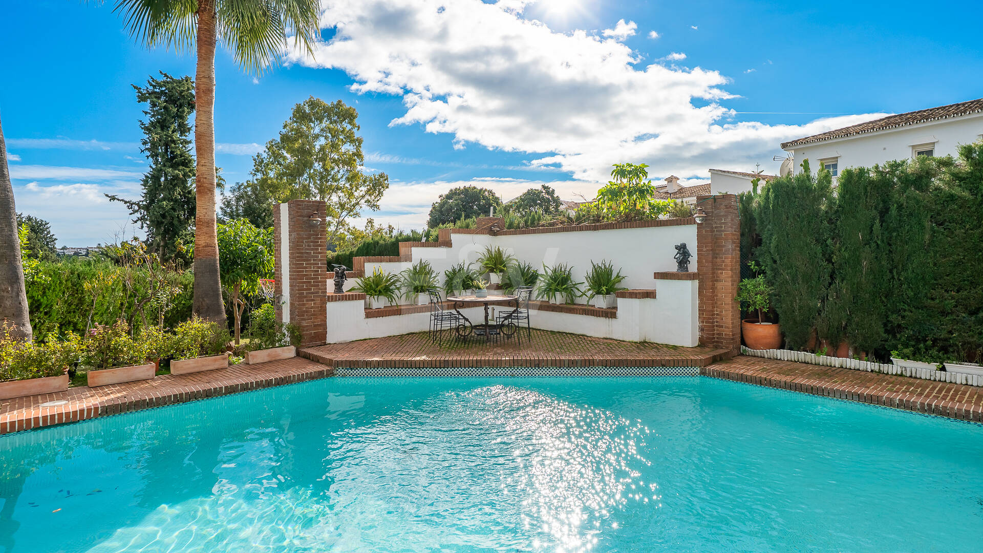 Boutique-Style Luxury Residence in El Paraíso Alto, Benahavís, Marbella for Long-term Rent – 8 Bedrooms, Exceptional Outdoor Living