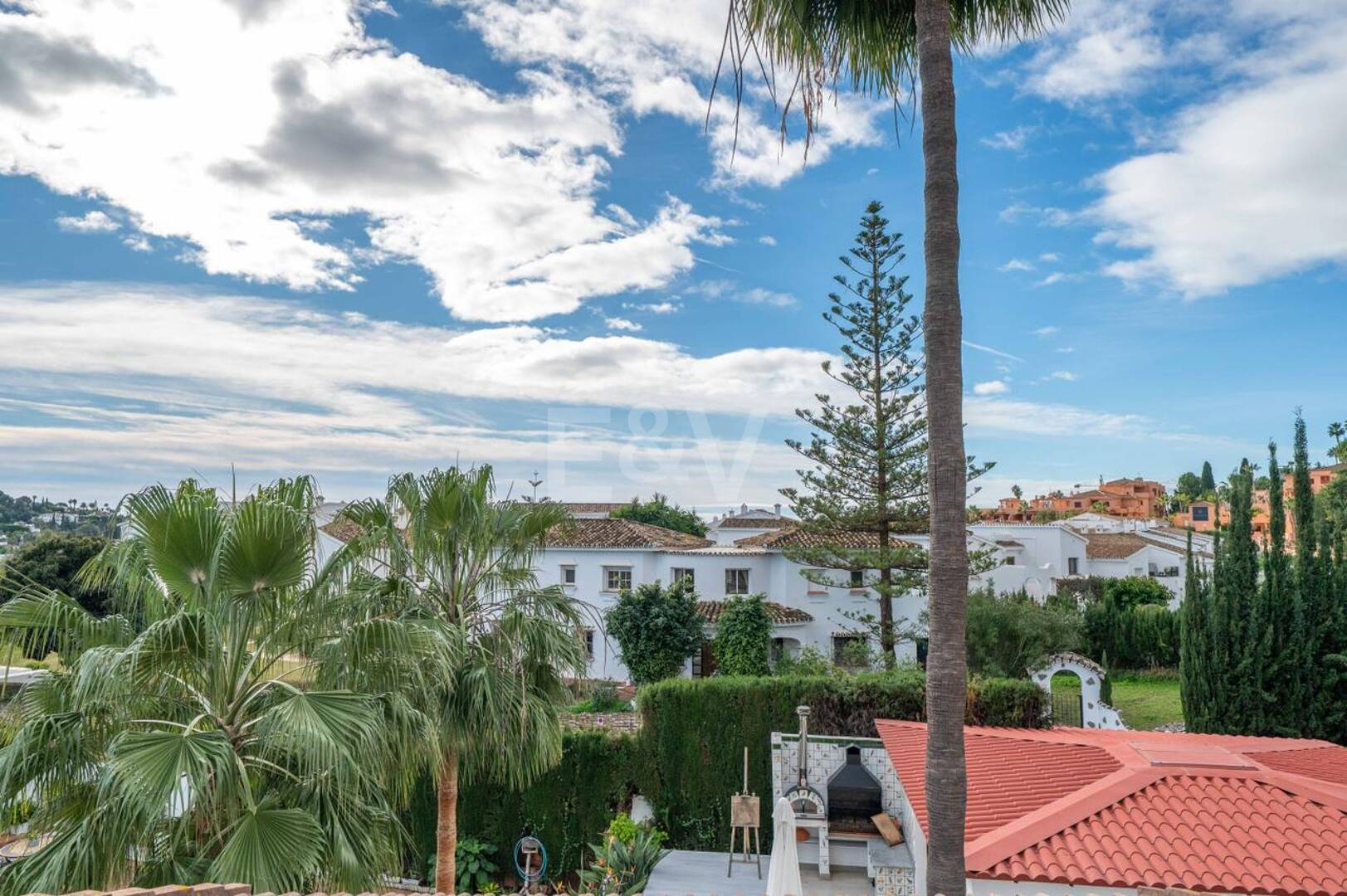 Boutique-Style Luxury Residence in El Paraíso Alto, Benahavís, Marbella for Long-term Rent – 8 Bedrooms, Exceptional Outdoor Living