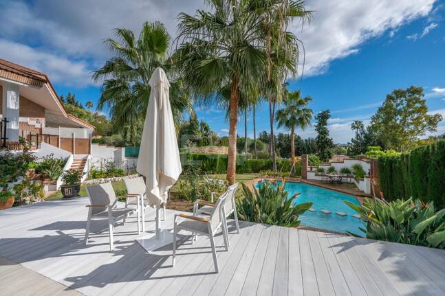 Boutique-Style Luxury Residence in El Paraíso Alto, Benahavís, Marbella for Long-term Rent – 8 Bedrooms, Exceptional Outdoor Living