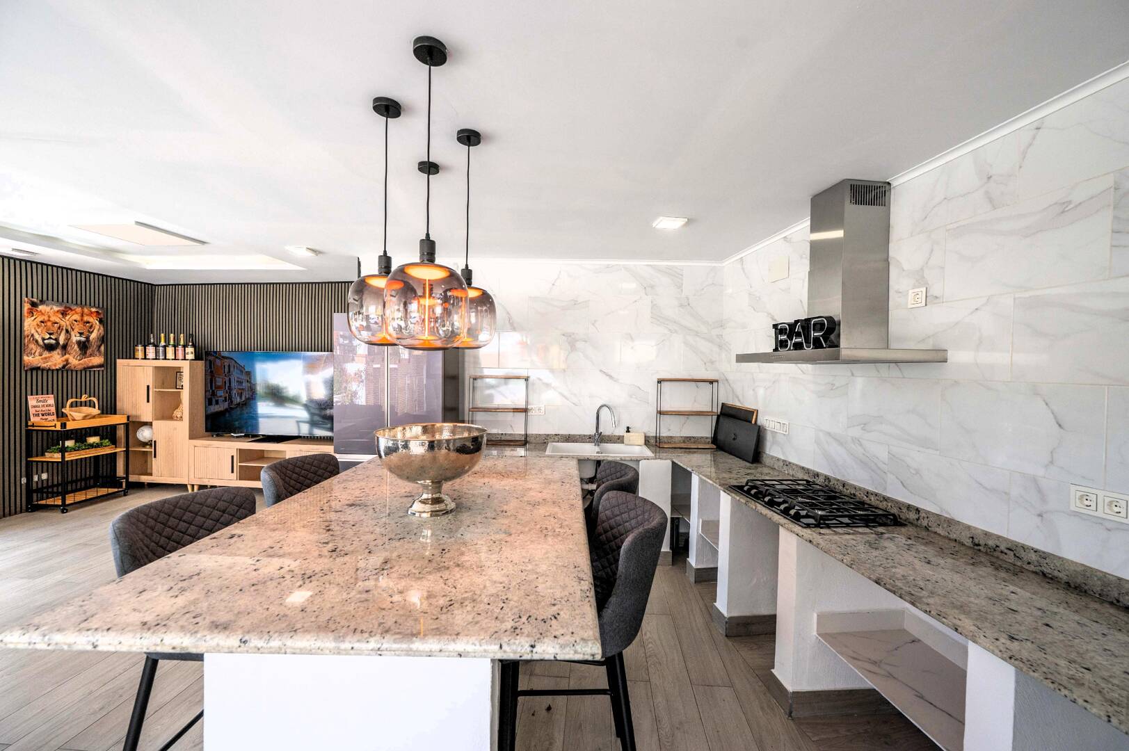 Boutique-Style Luxury Residence in El Paraíso Alto, Benahavís, Marbella for Long-term Rent – 8 Bedrooms, Exceptional Outdoor Living