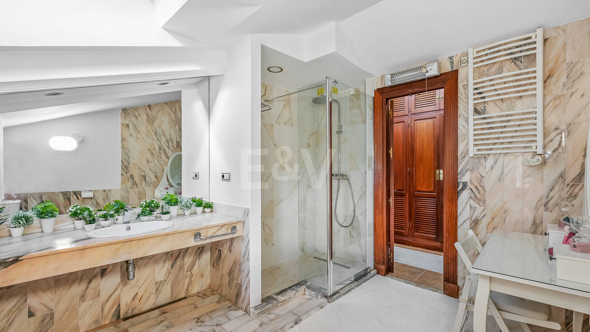 Boutique-Style Luxury Residence in El Paraíso Alto, Benahavís, Marbella for Long-term Rent – 8 Bedrooms, Exceptional Outdoor Living