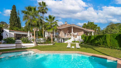Villa à louer à long terme en Benahavis