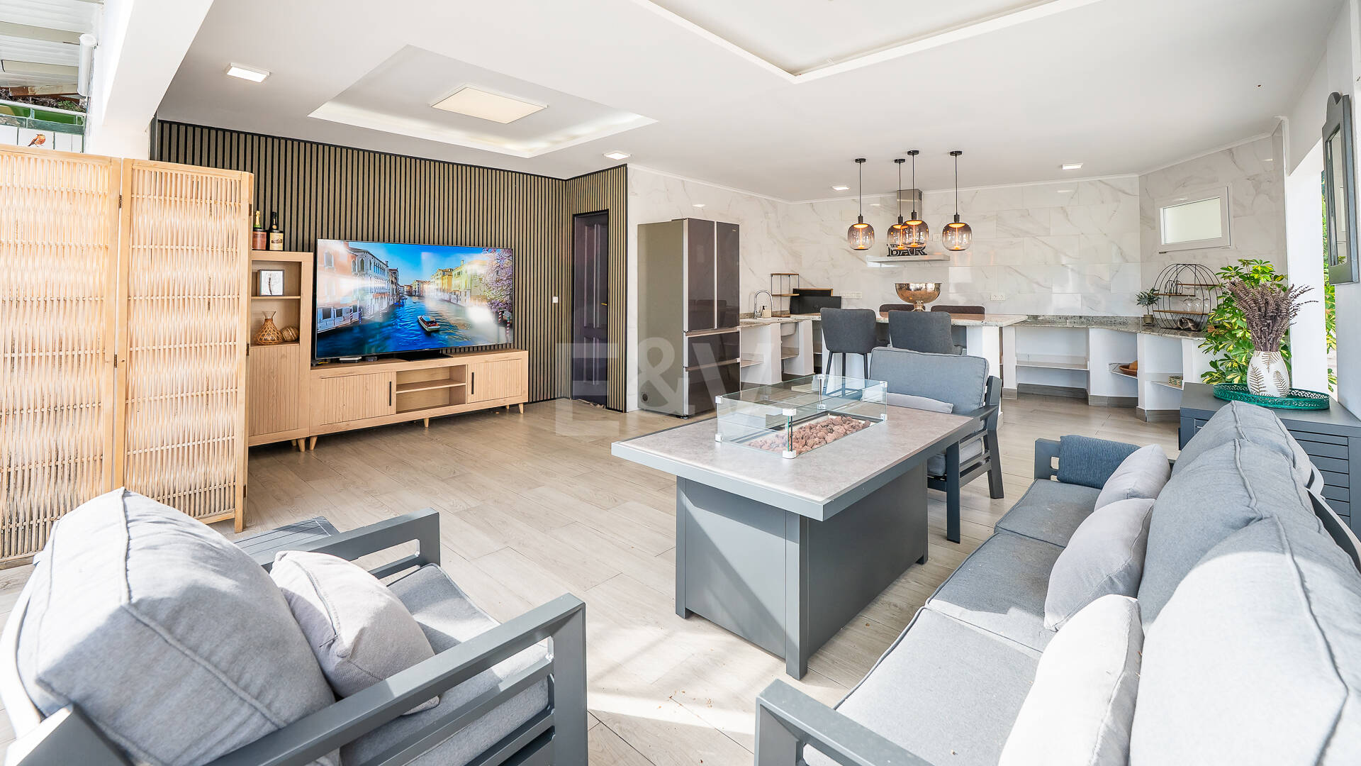 Boutique-Style Luxury Residence in El Paraíso Alto, Benahavís, Marbella for Long-term Rent – 8 Bedrooms, Exceptional Outdoor Living