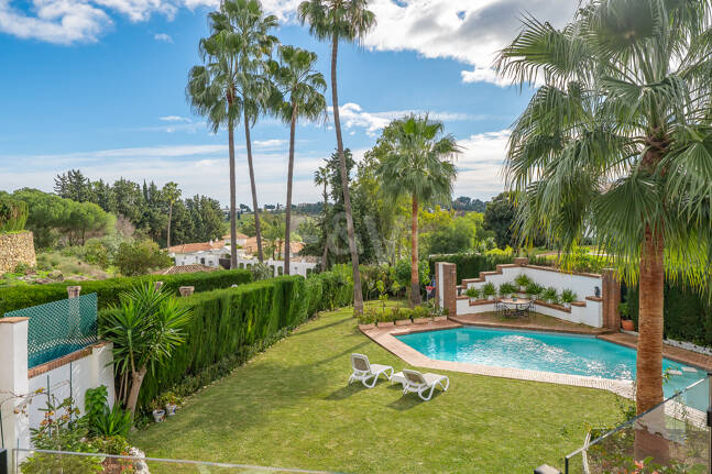 Boutique-Style Luxury Residence in El Paraíso Alto, Benahavís, Marbella for Long-term Rent – 8 Bedrooms, Exceptional Outdoor Living