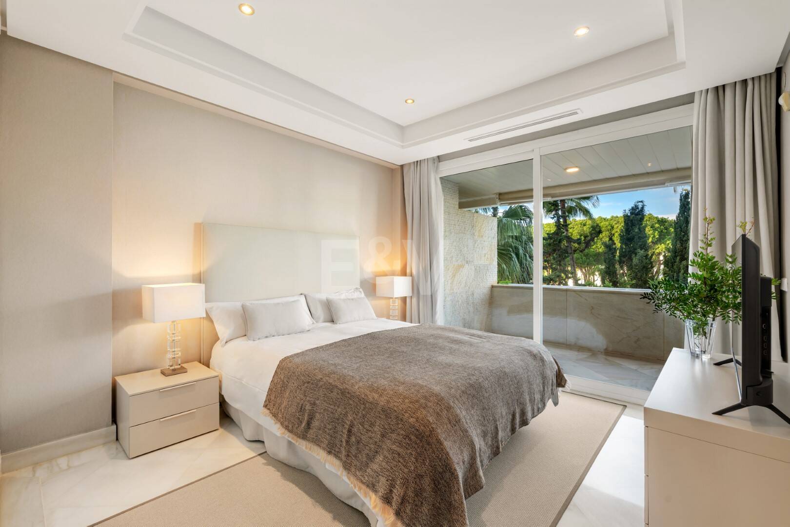 Appartement en front de mer avec accès direct promenade dans un complexe résidentiel Premium