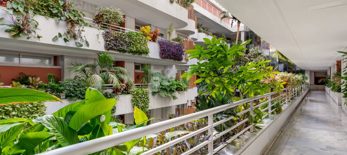 Apartamento frente al mar con acceso directo al paseo marítimo en complejo residencial premium