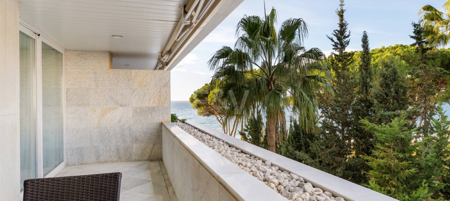 Apartamento frente al mar con acceso directo al paseo marítimo en complejo residencial premium