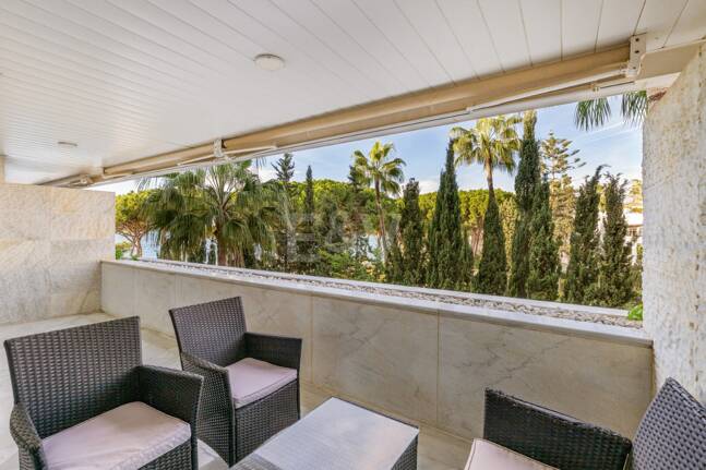 Apartamento frente al mar con acceso directo al paseo marítimo en complejo residencial premium