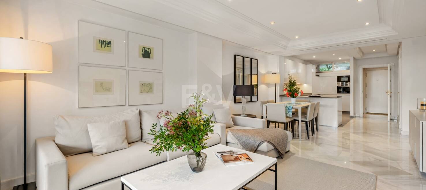 Apartamento frente al mar con acceso directo al paseo marítimo en complejo residencial premium