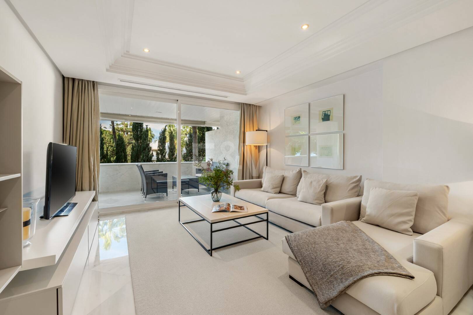 Apartamento frente al mar con acceso directo al paseo marítimo en complejo residencial premium