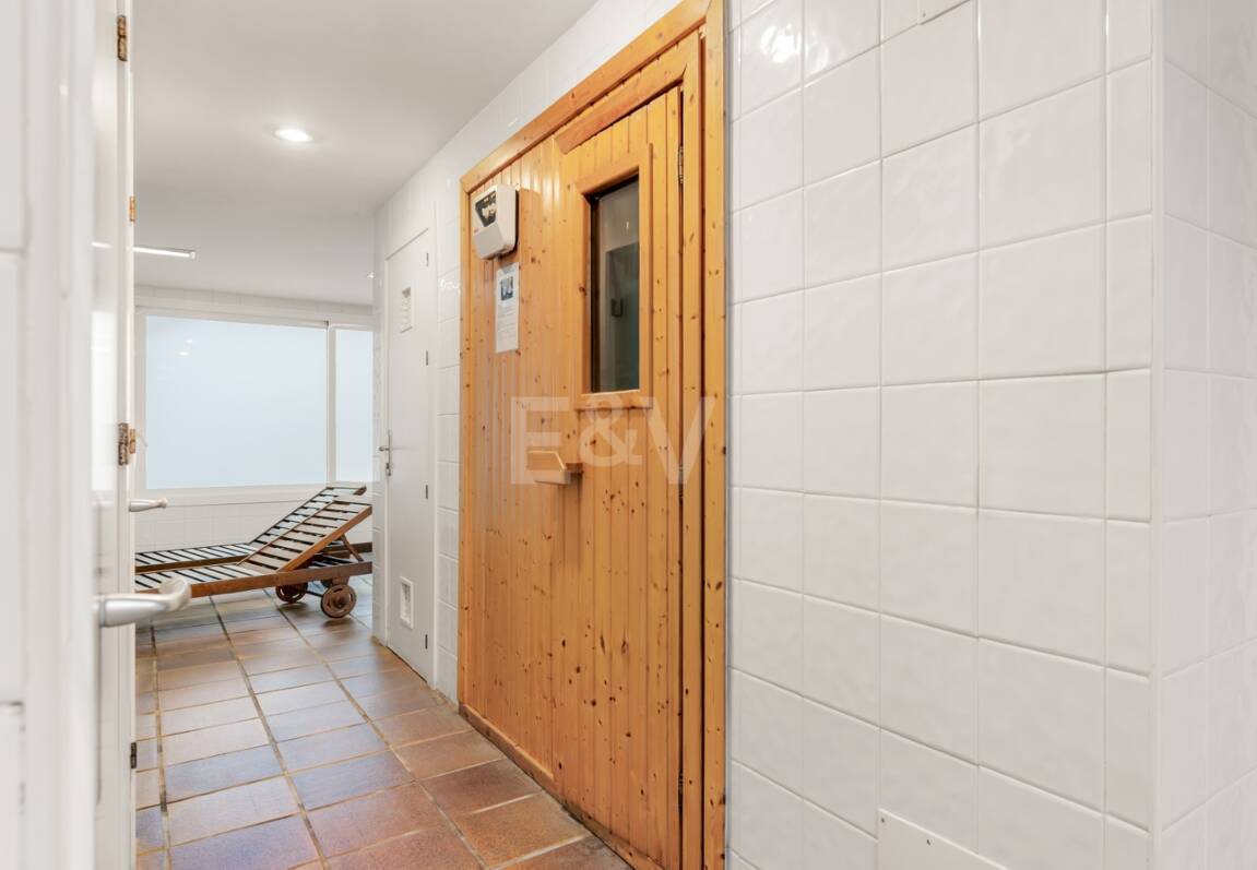 Apartamento frente al mar con acceso directo al paseo marítimo en complejo residencial premium