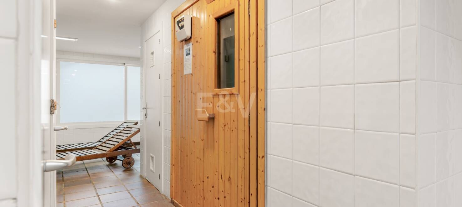 Apartamento frente al mar con acceso directo al paseo marítimo en complejo residencial premium