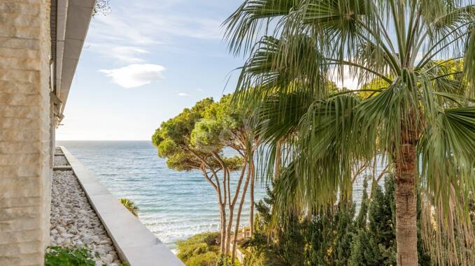Appartement en front de mer avec accès direct promenade dans un complexe résidentiel Premium