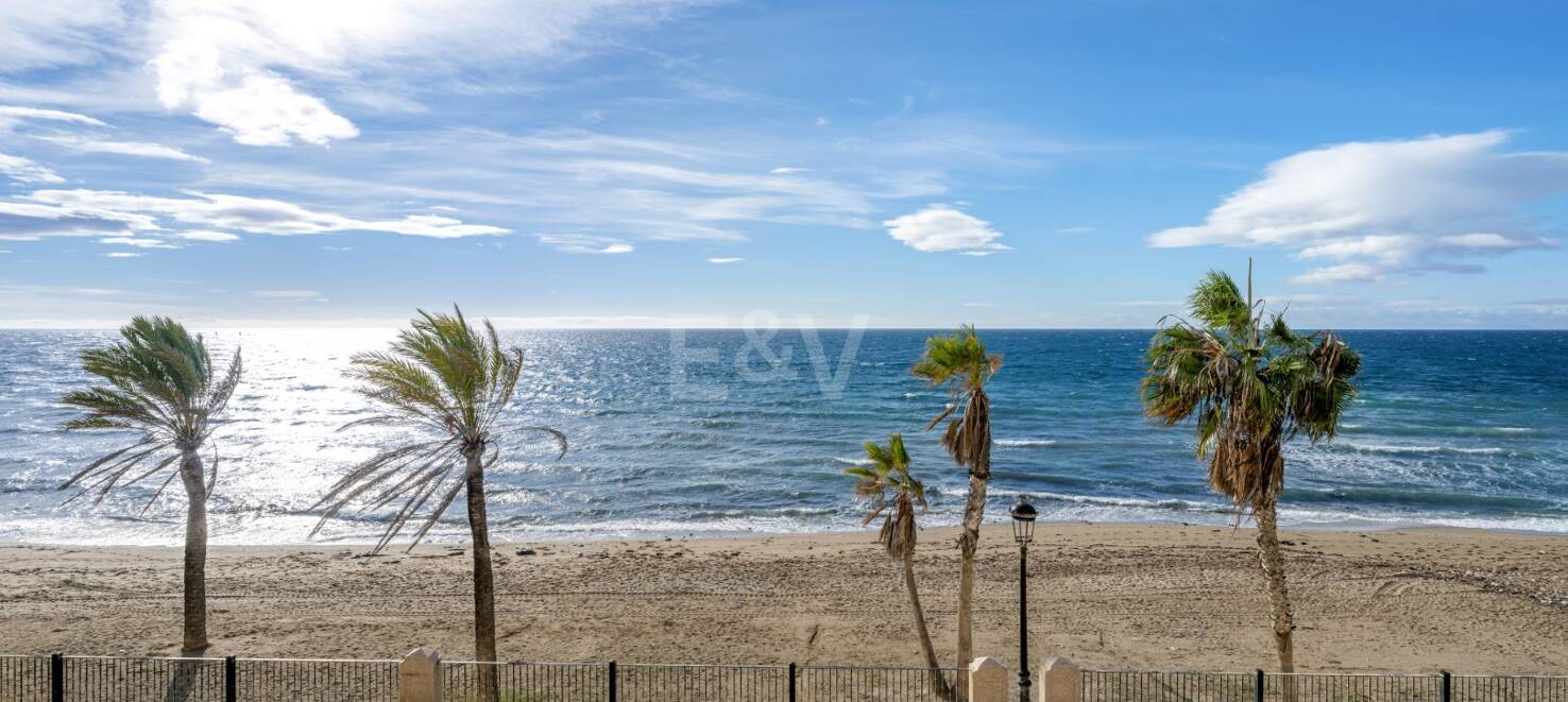 Apartamento frente al mar con acceso directo al paseo marítimo en complejo residencial premium