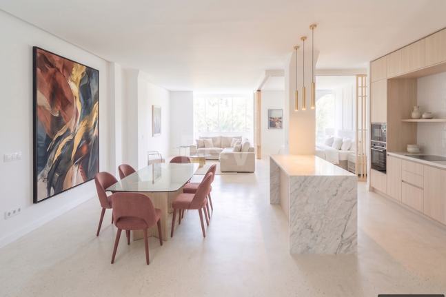 Modern Apartment with Sea Views in Puerto Banús