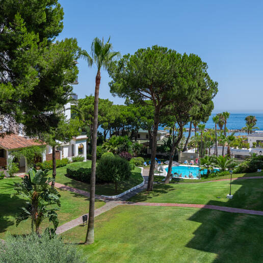 Modern Apartment with Sea Views in Puerto Banús