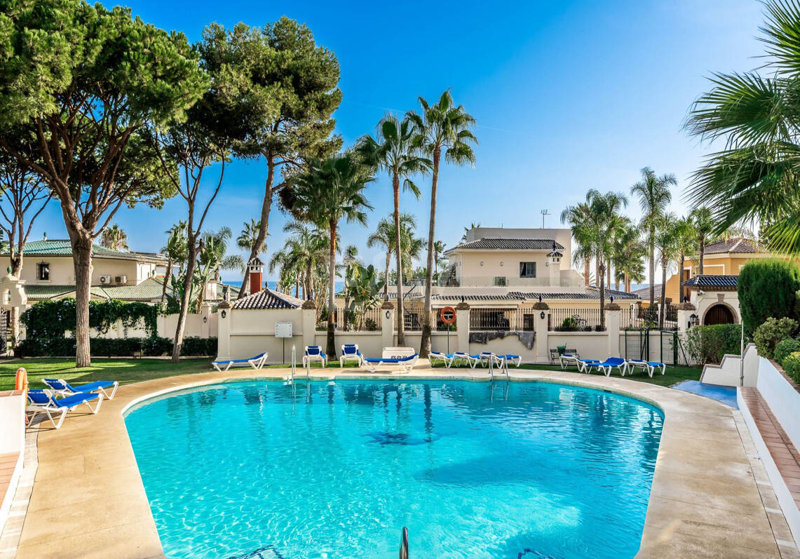 Modern Apartment with Sea Views in Puerto Banús