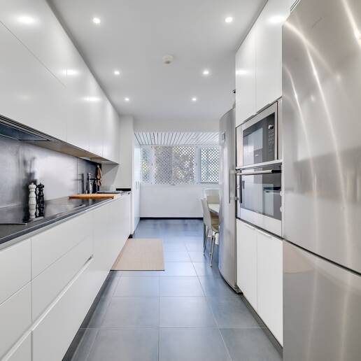 Luxury 3-bedroom apartment in Don Gonzalo, Golden Mile, Marbella – Long-term rental