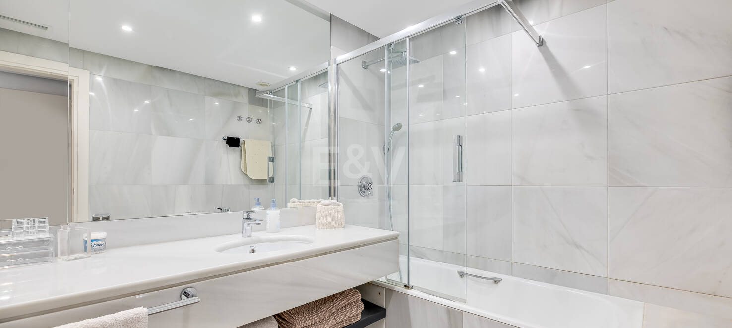 Luxury 3-bedroom apartment in Don Gonzalo, Golden Mile, Marbella – Long-term rental