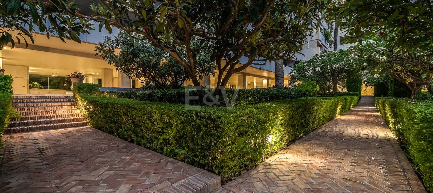 Luxury 3-bedroom apartment in Don Gonzalo, Golden Mile, Marbella – Long-term rental