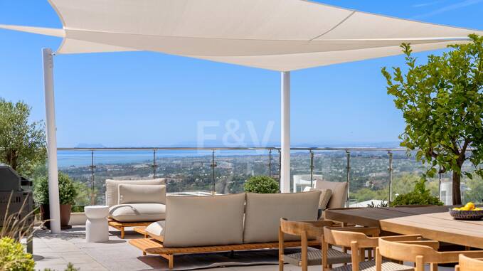 Villa pareada de estilo contemporáneo con vistas al mar y piscina privada en Meisho Hills, Sierra Blanca