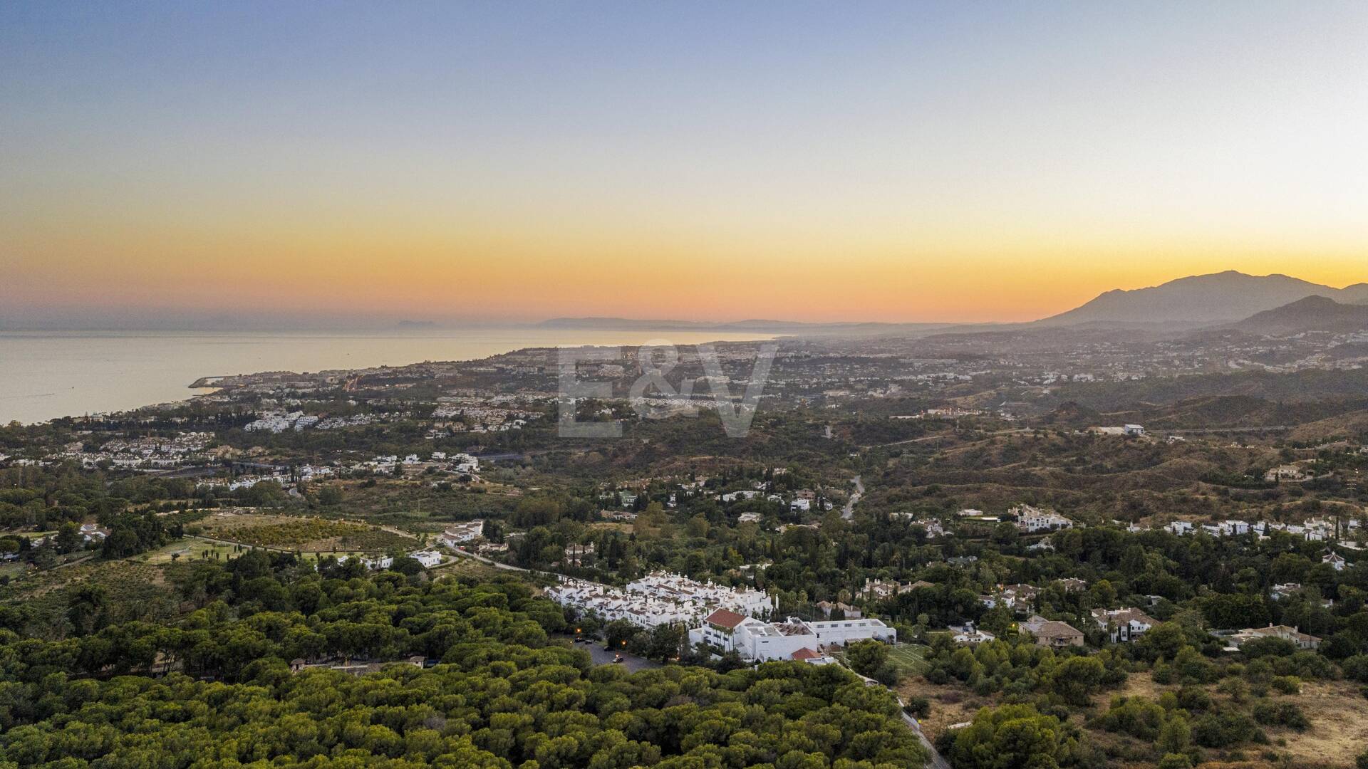 Moderne Doppelhaushälfte mit Meerblick und privatem Pool in Meisho Hills, Sierra Blanca