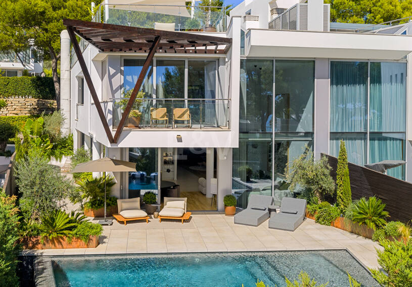 Résidence semi-détachée de style contemporain avec vue sur la mer et piscine privée à Meisho Hills, Sierra Blanca