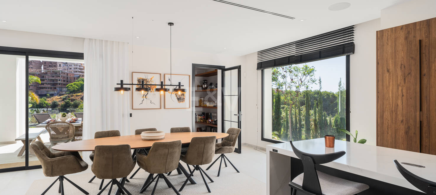 Villa Andrea - Obra maestra contemporánea frente al golf