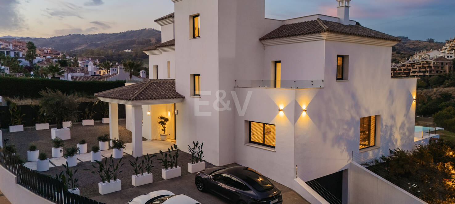 Villa Andrea - Obra maestra contemporánea frente al golf