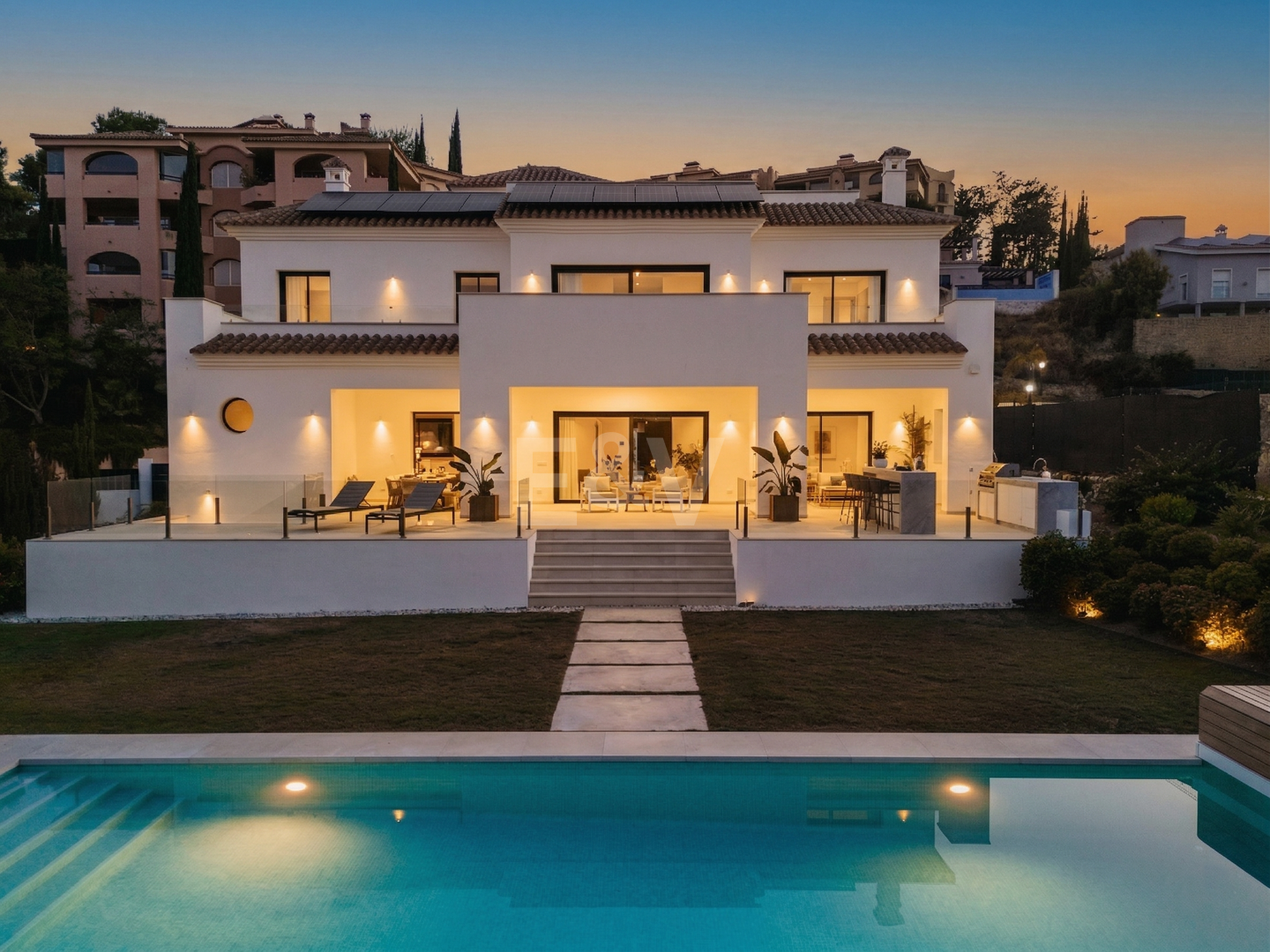 Villa Andrea - Obra maestra contemporánea frente al golf