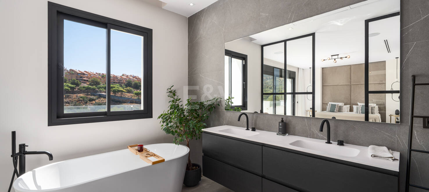 Villa Andrea - Obra maestra contemporánea frente al golf