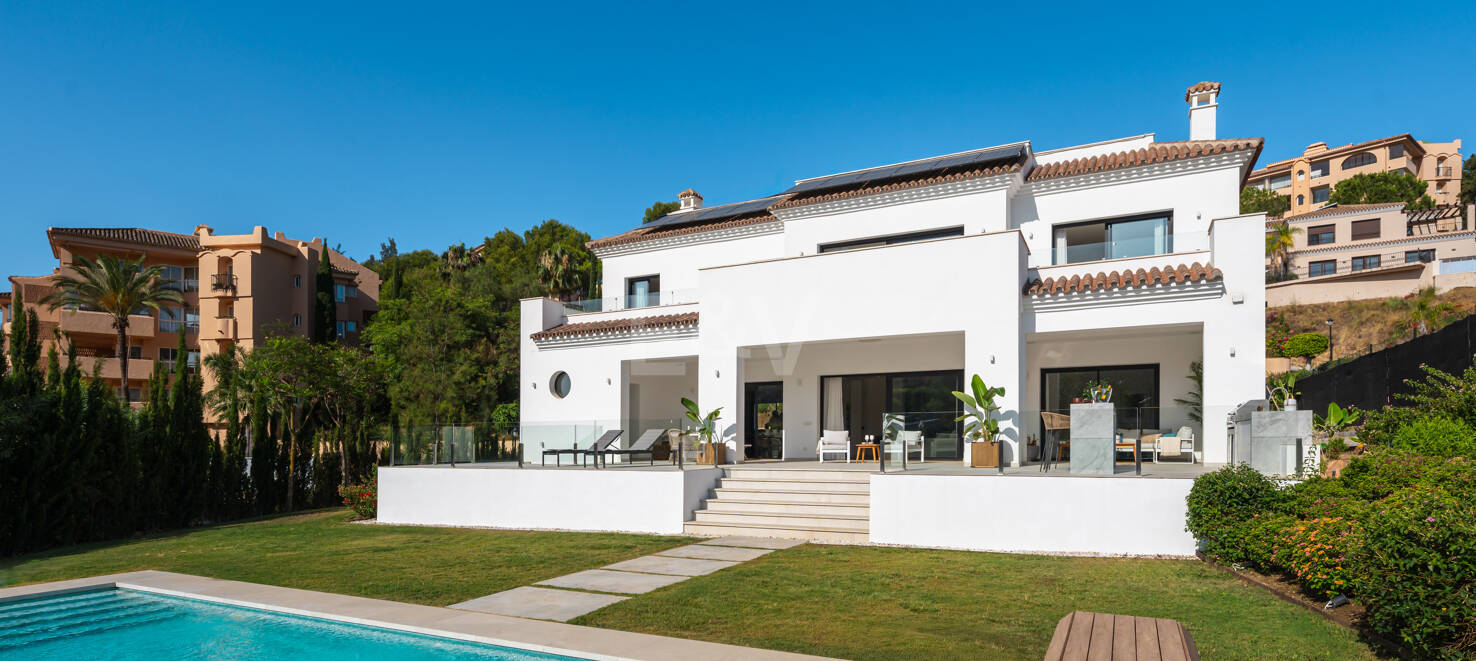 Villa Andrea - Obra maestra contemporánea frente al golf