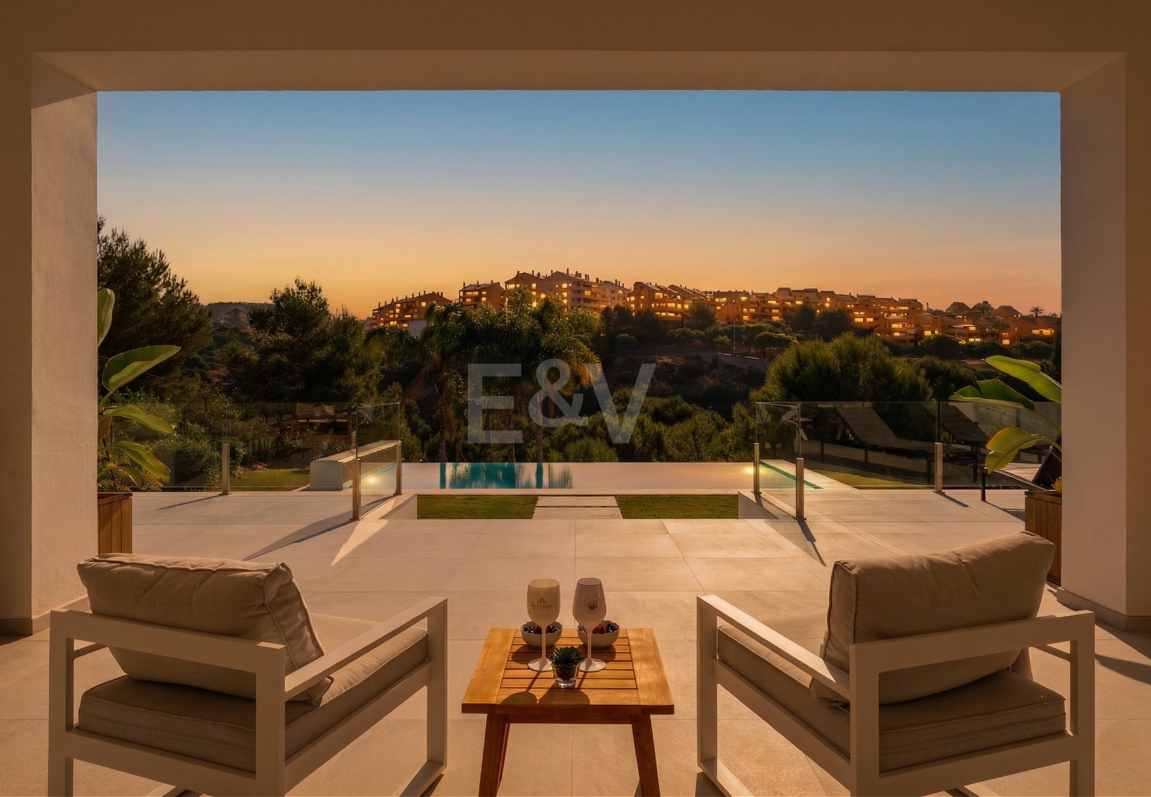 Villa Andrea - Obra maestra contemporánea frente al golf