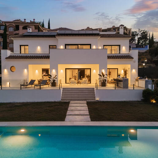 Villa Andrea - Obra maestra contemporánea frente al golf