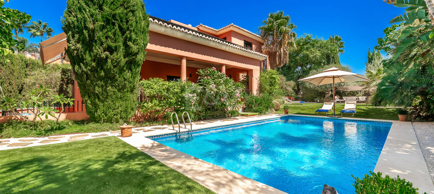 Elegant Independent Villa in Altos de Hotel Puente Romano – Marbella Golden Mile available for Medium and Long-Term Rent
