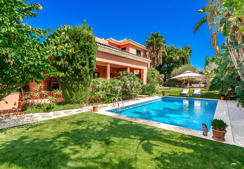 Elegant Independent Villa in Altos de Hotel Puente Romano – Marbella Golden Mile available for Medium and Long-Term Rent