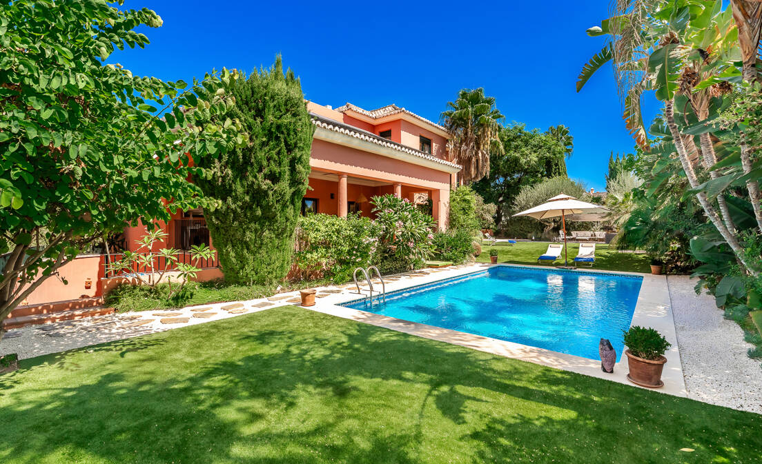 Elegant Independent Villa in Altos de Hotel Puente Romano – Marbella Golden Mile available for Medium and Long-Term Rent